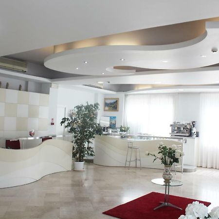 Hotel Marittima Ріміні Екстер'єр фото