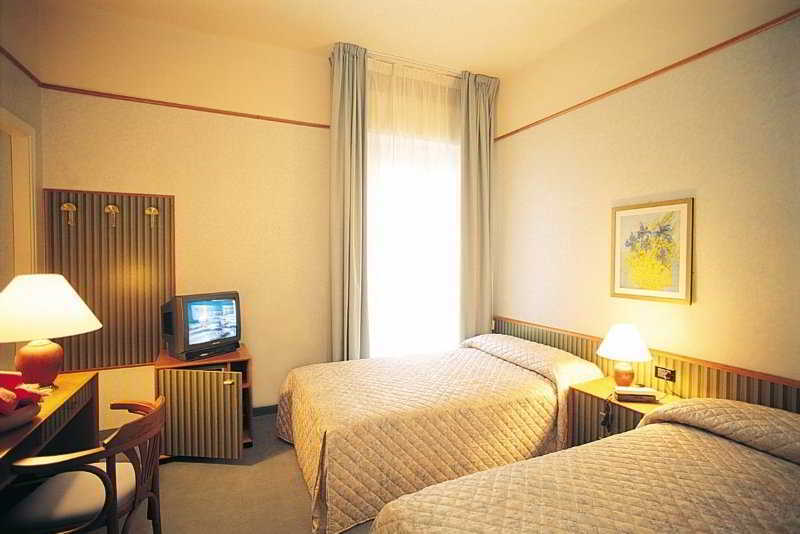 Hotel Marittima Ріміні Екстер'єр фото