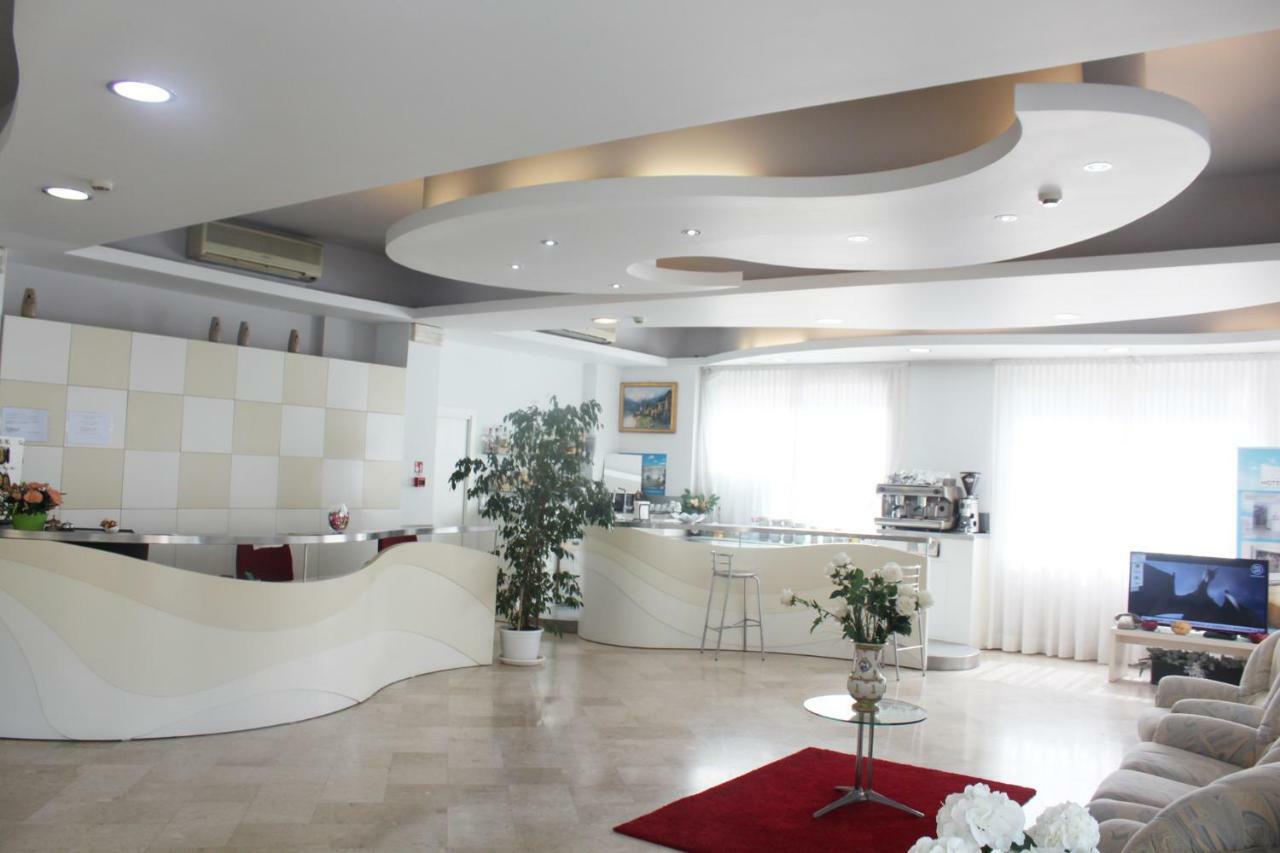 Hotel Marittima Ріміні Екстер'єр фото