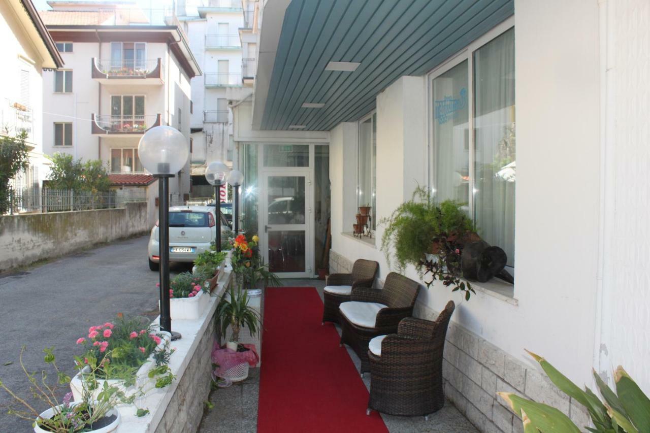Hotel Marittima Ріміні Екстер'єр фото