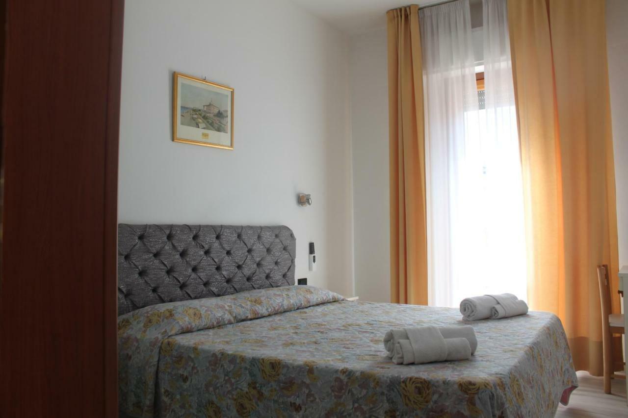 Hotel Marittima Ріміні Екстер'єр фото